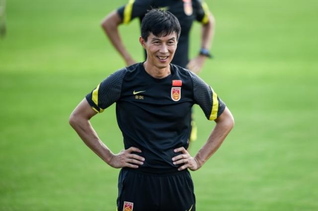 1647525972710078001.jpg 开云体育官网-【夜读】你敢信?国足很多签名出自队医