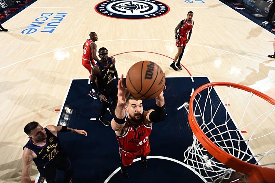 开云体育下载-打出大号两双数据！内线支柱在快船的地位依然是不可替代的？