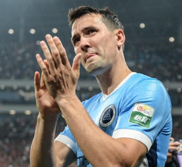 云开体育官网-跌出“跑男”榜前3！周定洋来到深圳跑不动了，全场隐身惹争议